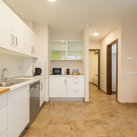 Avatar Duplex Near The Apartment *